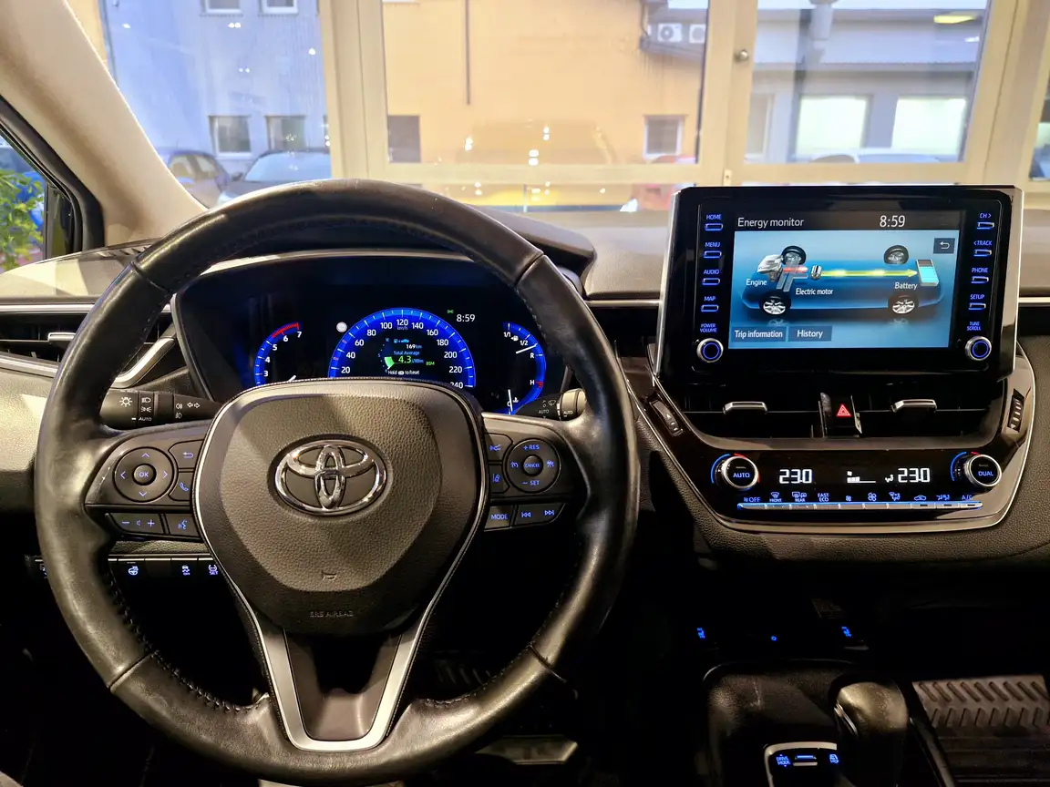 TOYOTA COROLLA