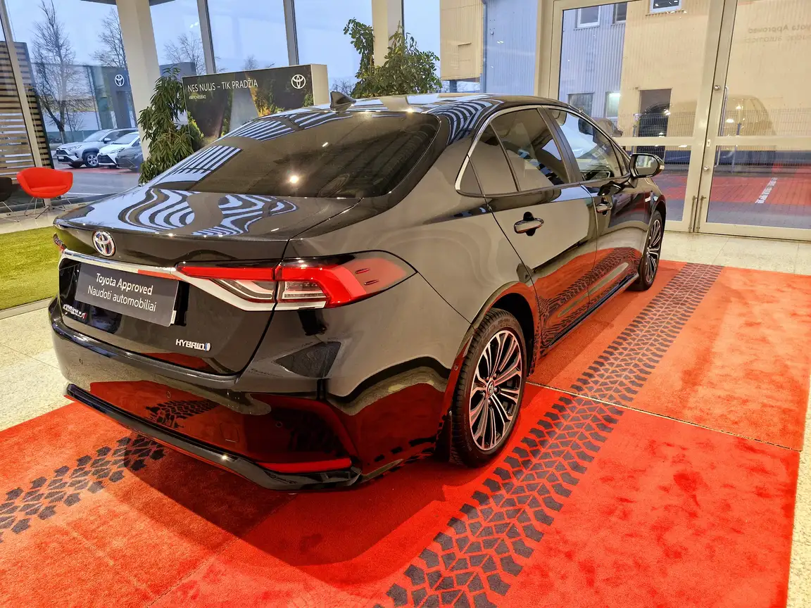 TOYOTA COROLLA