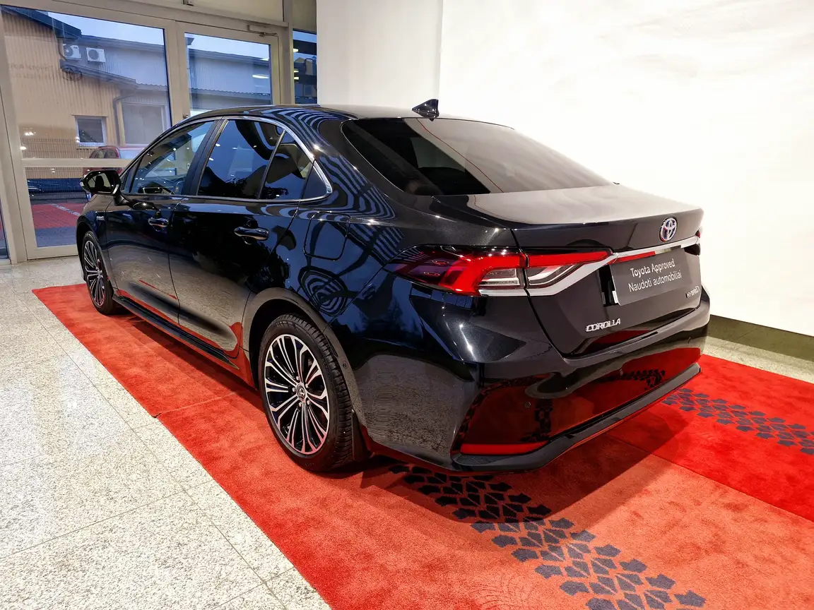 TOYOTA COROLLA