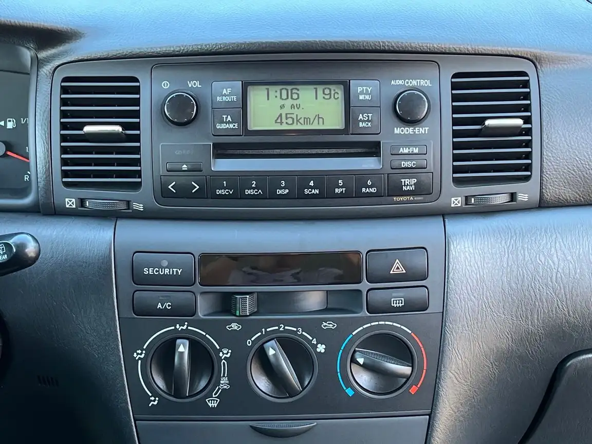 TOYOTA COROLLA