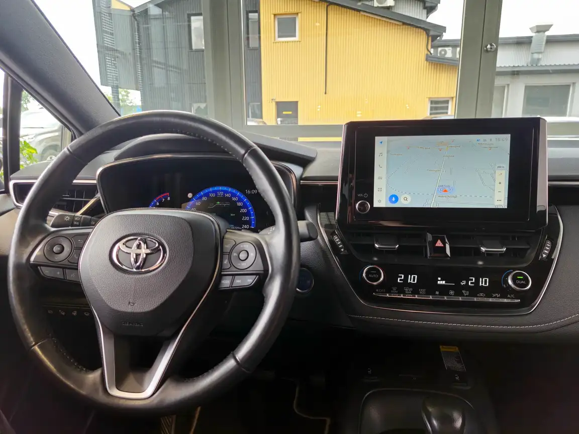 TOYOTA COROLLA