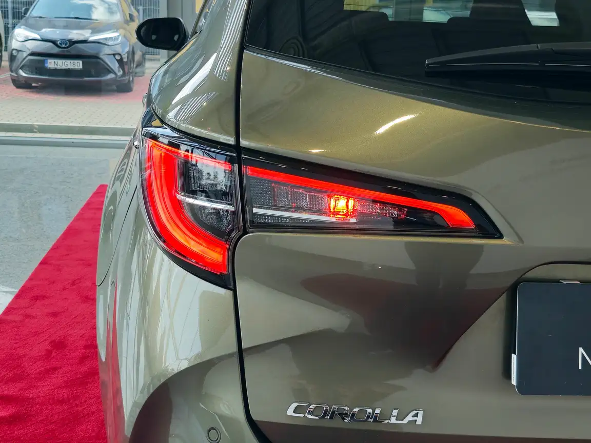 TOYOTA COROLLA