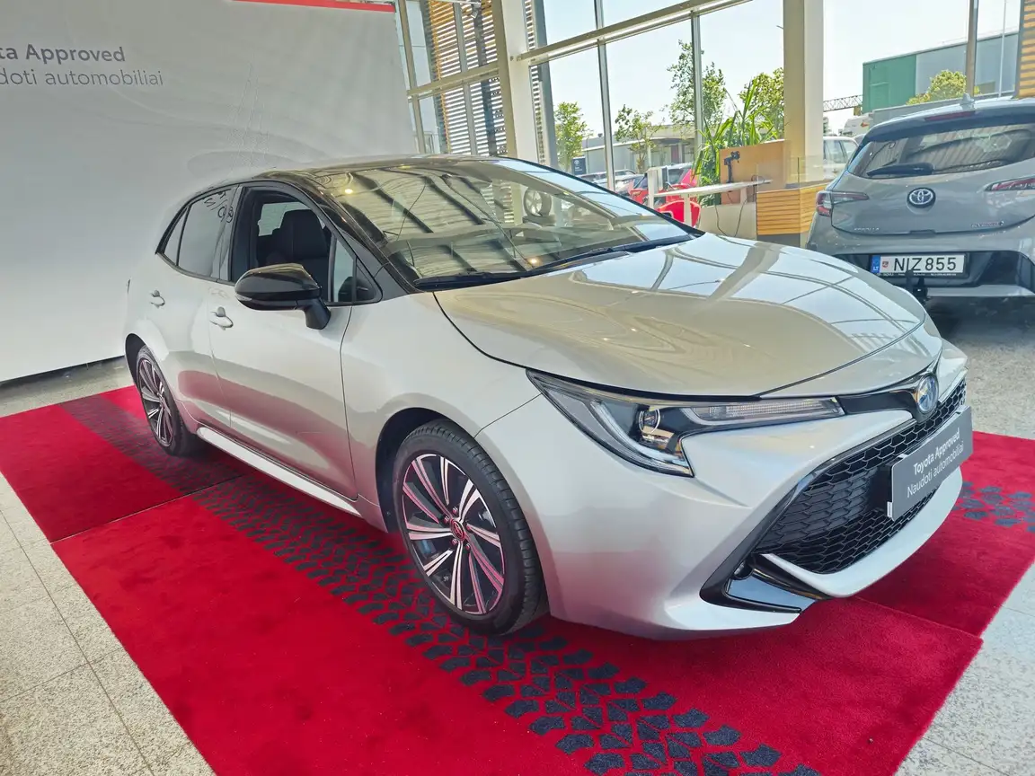TOYOTA COROLLA