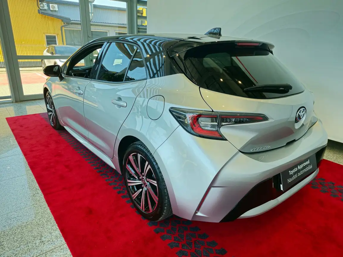 TOYOTA COROLLA