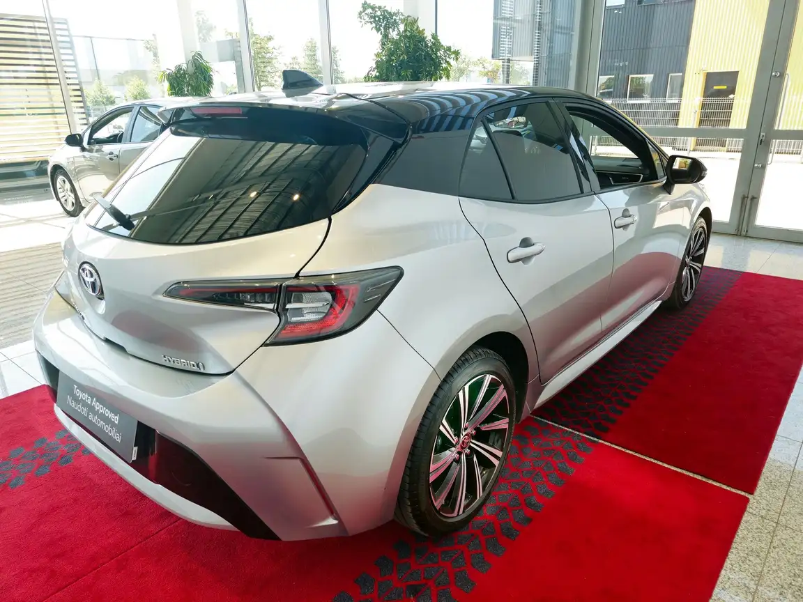 TOYOTA COROLLA