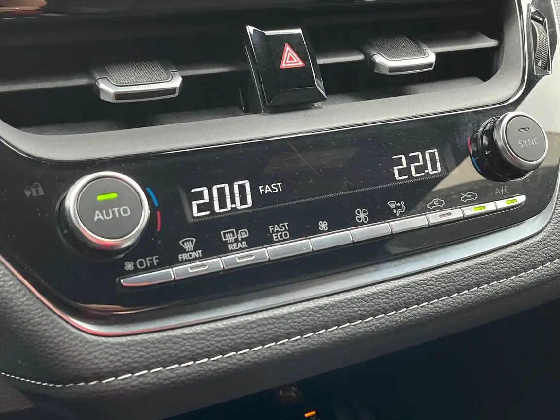TOYOTA COROLLA