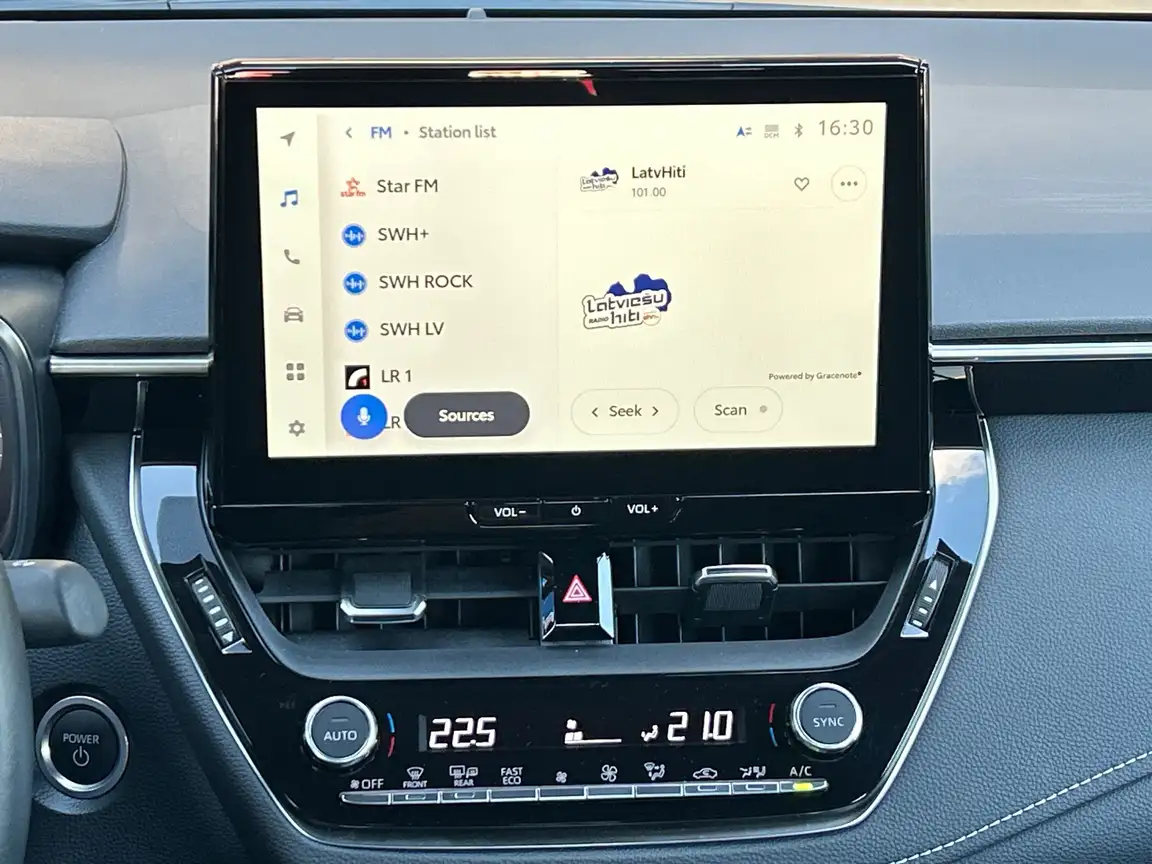 TOYOTA COROLLA