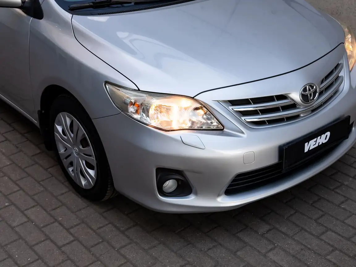 TOYOTA COROLLA