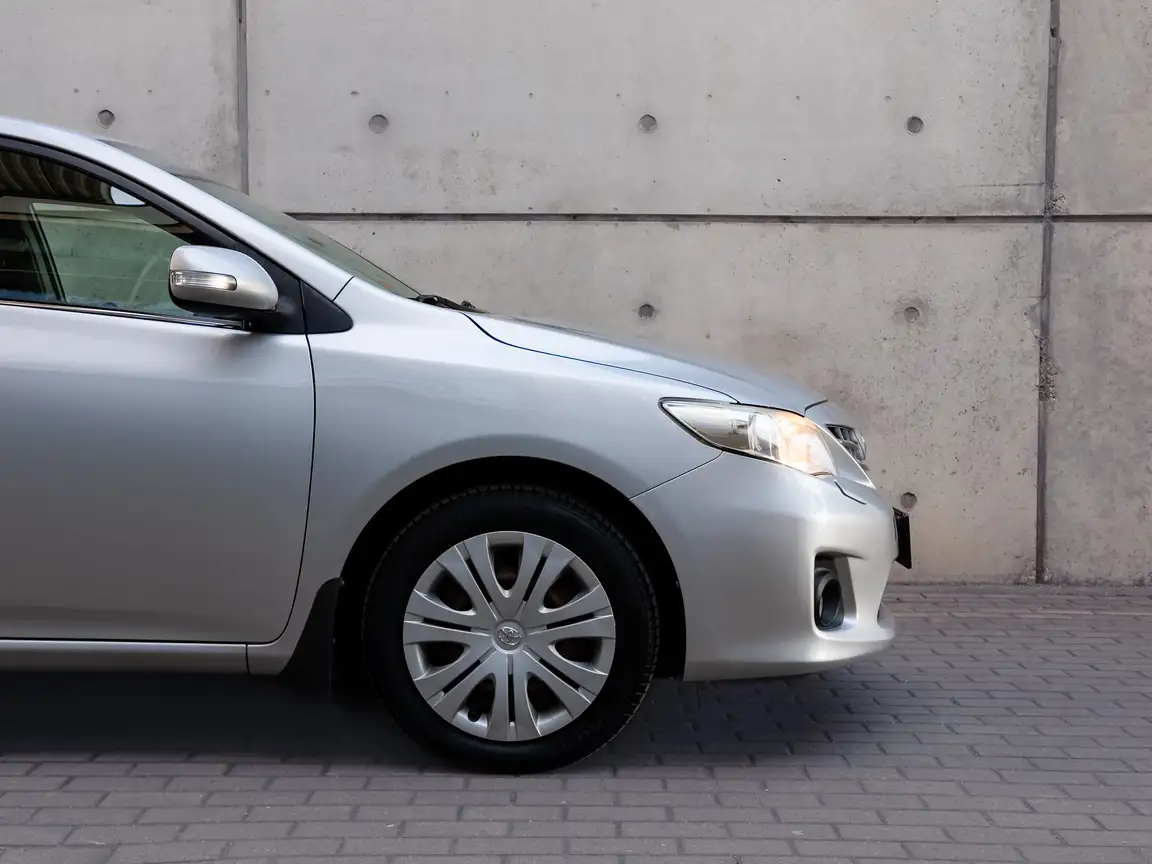 TOYOTA COROLLA