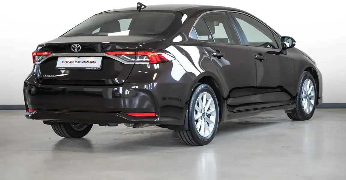 TOYOTA COROLLA