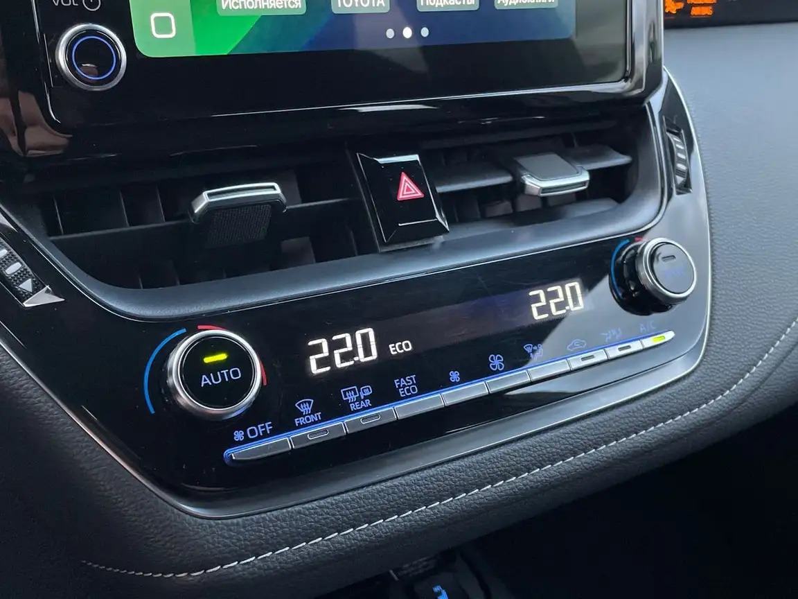 TOYOTA COROLLA