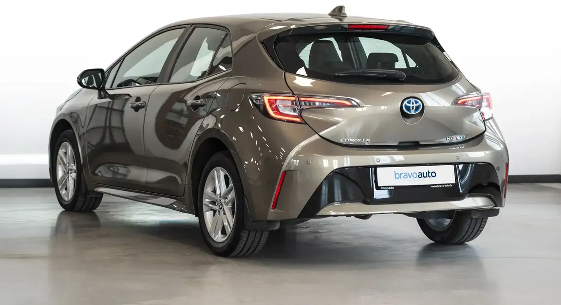 TOYOTA COROLLA