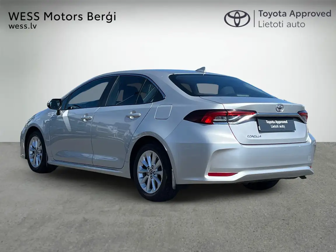 TOYOTA COROLLA