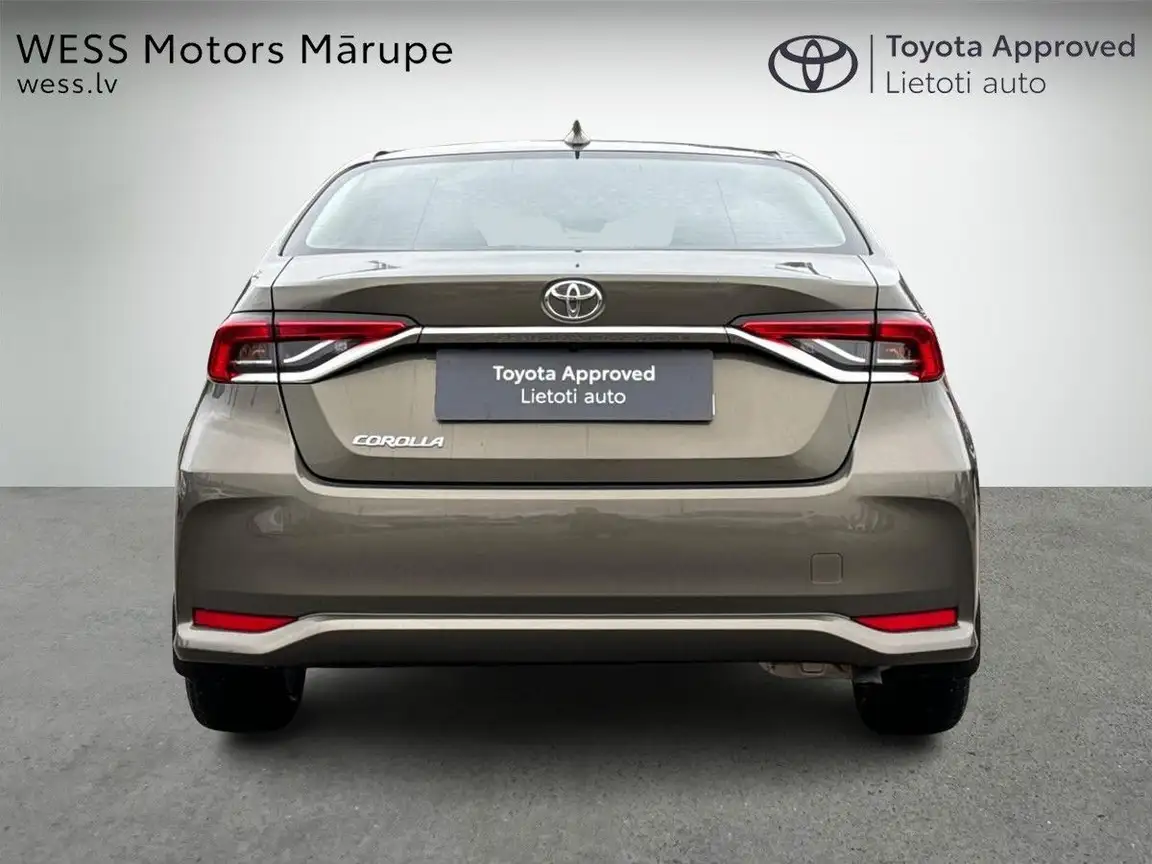 TOYOTA COROLLA