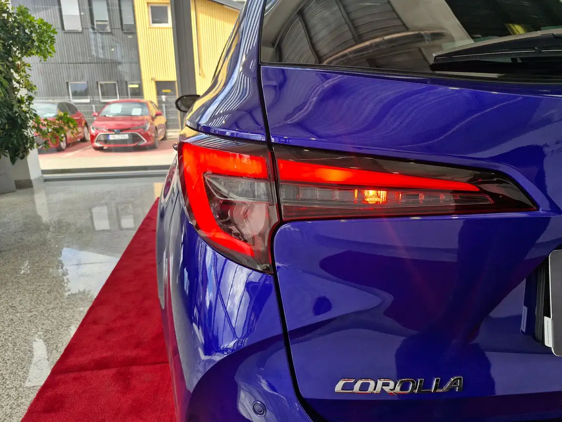 TOYOTA COROLLA