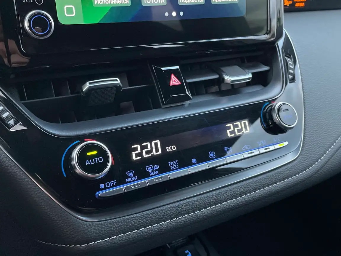TOYOTA COROLLA