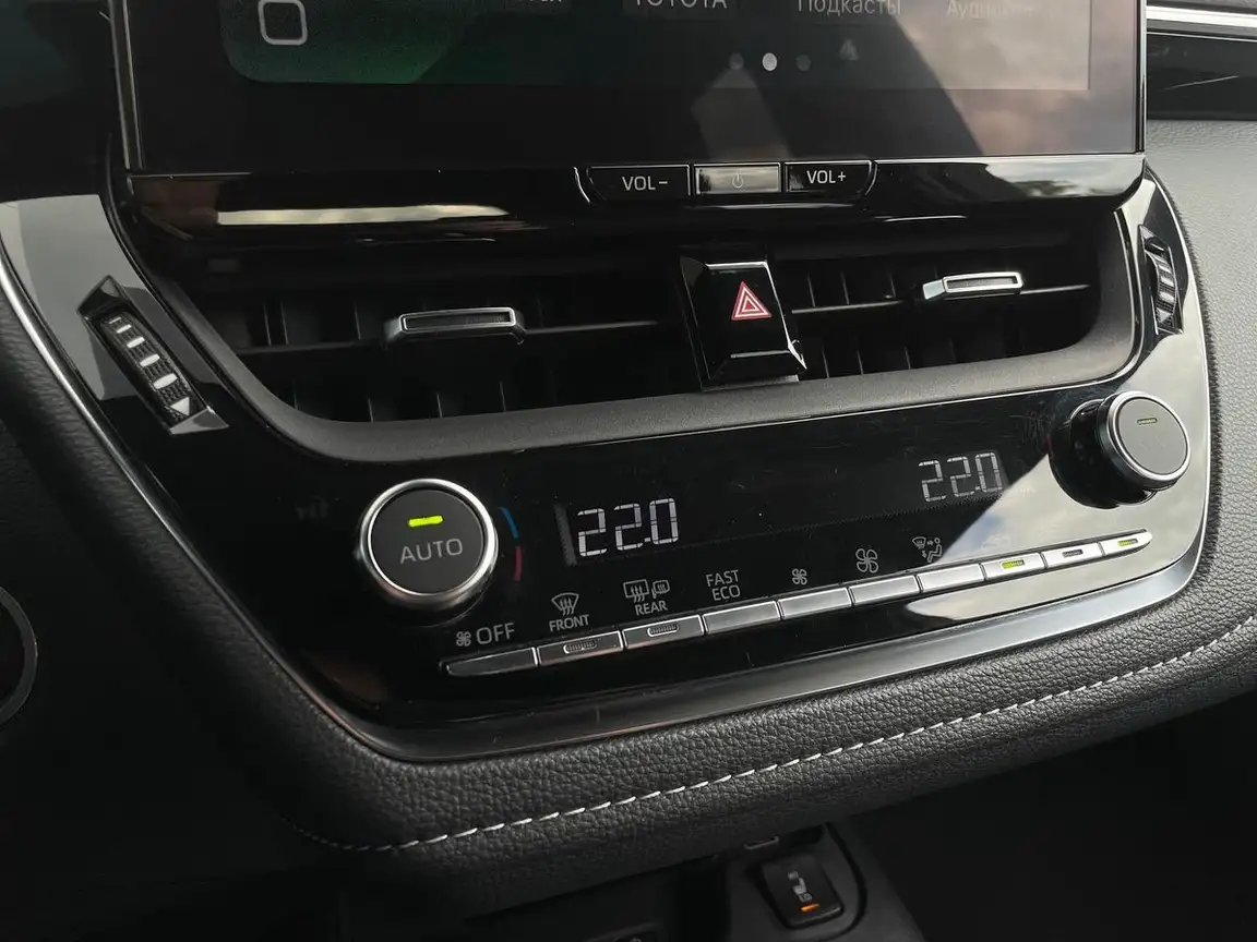 TOYOTA COROLLA