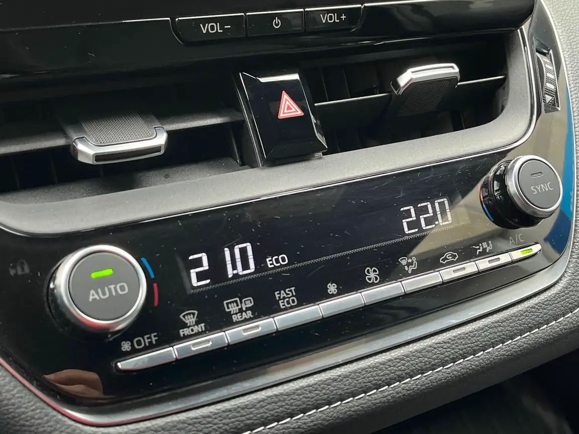 TOYOTA COROLLA