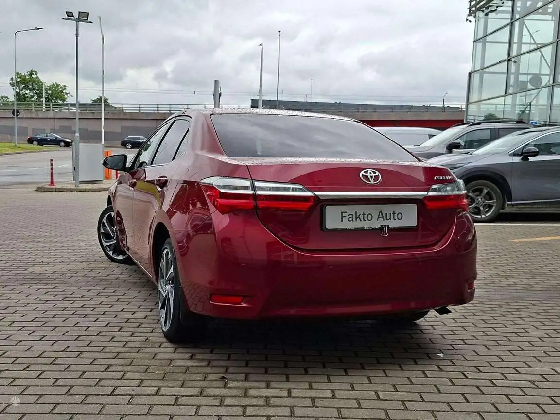 TOYOTA COROLLA