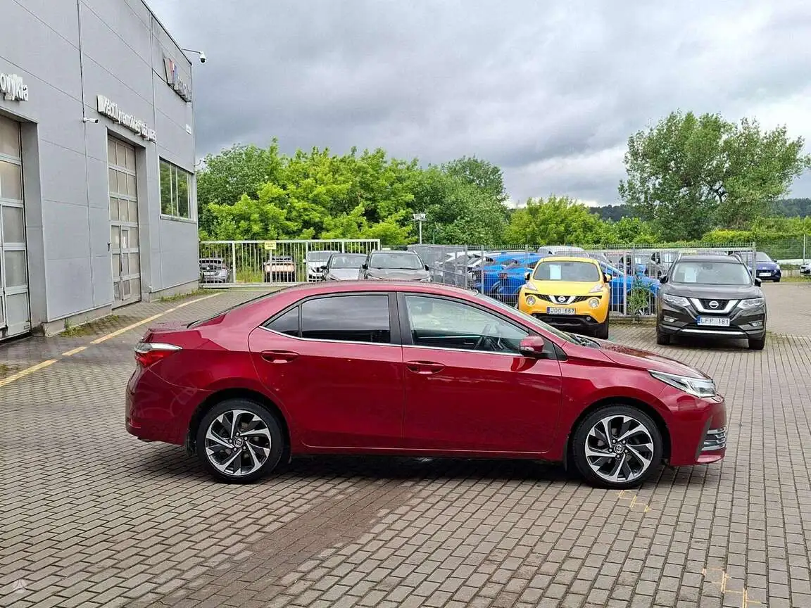 TOYOTA COROLLA