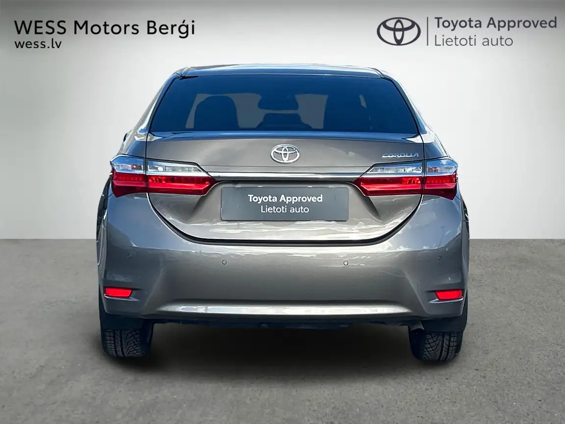 TOYOTA COROLLA