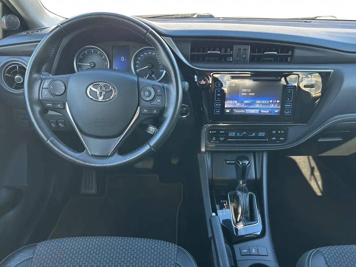 TOYOTA COROLLA