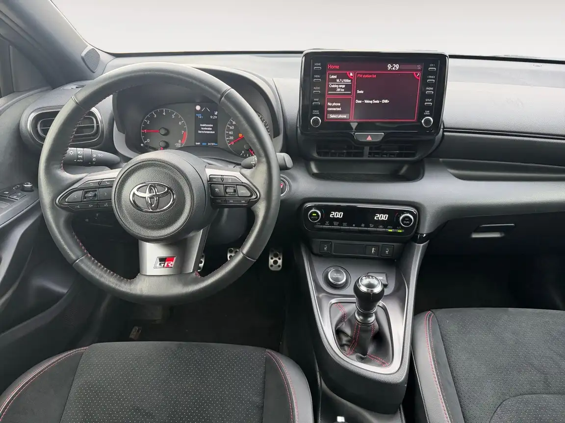 TOYOTA YARIS