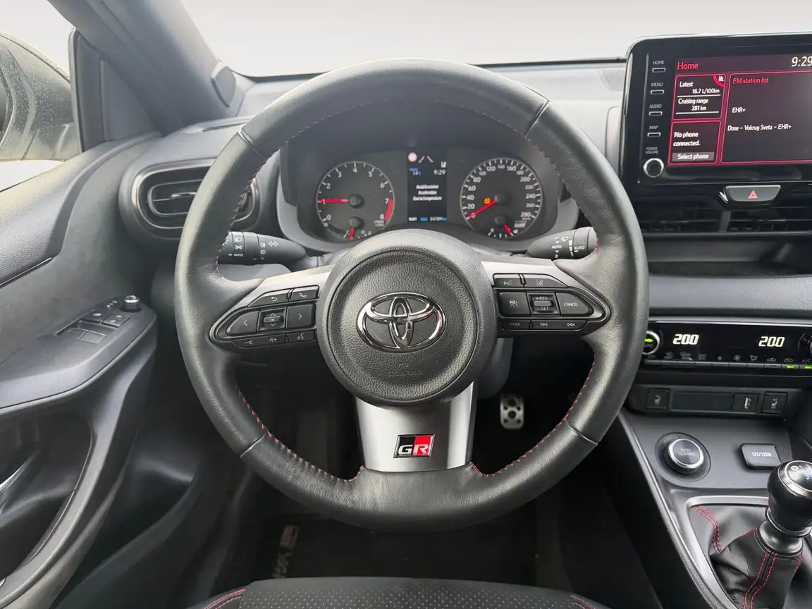 TOYOTA YARIS