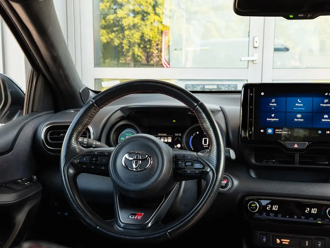 TOYOTA YARIS