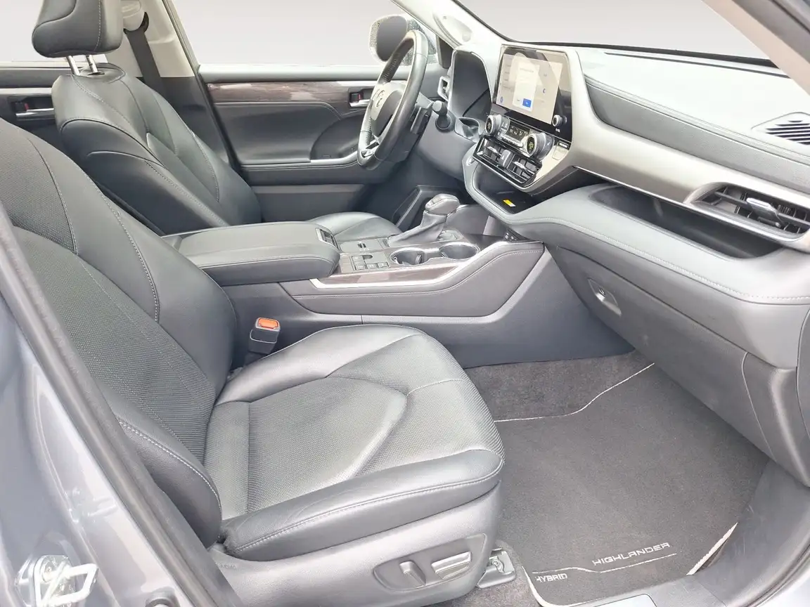 TOYOTA HIGHLANDER