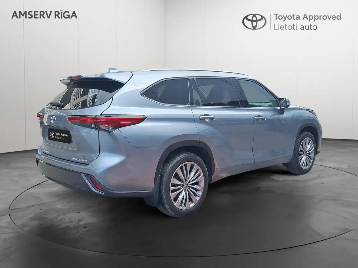 TOYOTA HIGHLANDER