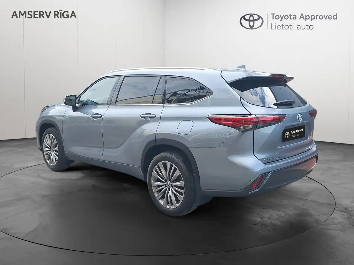 TOYOTA HIGHLANDER