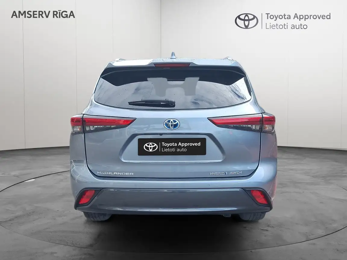 TOYOTA HIGHLANDER