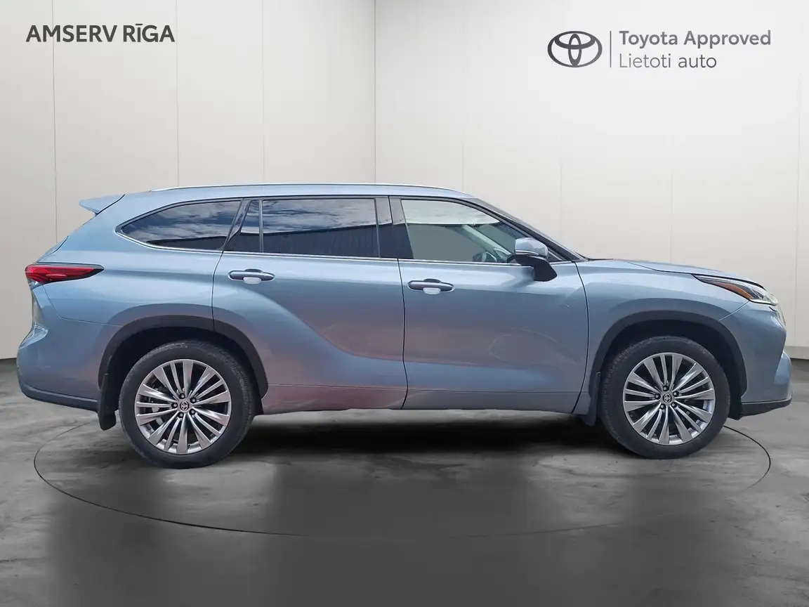 TOYOTA HIGHLANDER