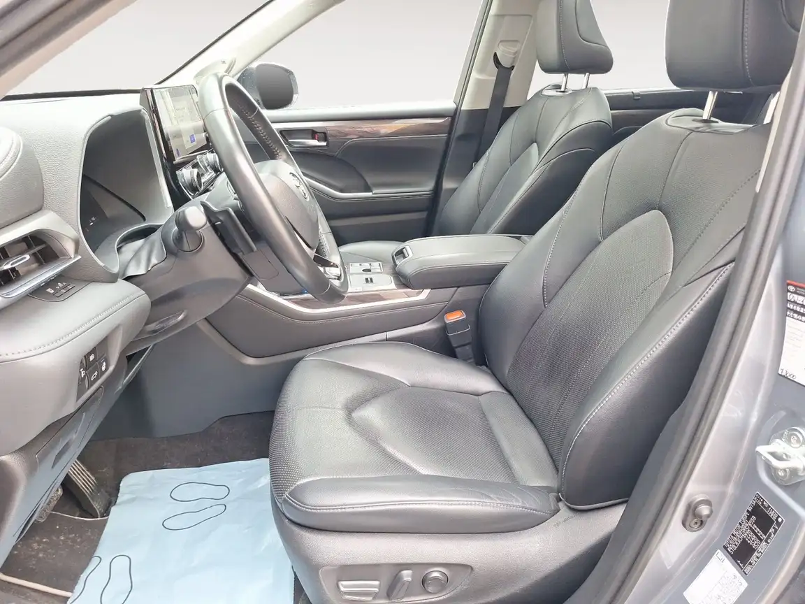 TOYOTA HIGHLANDER