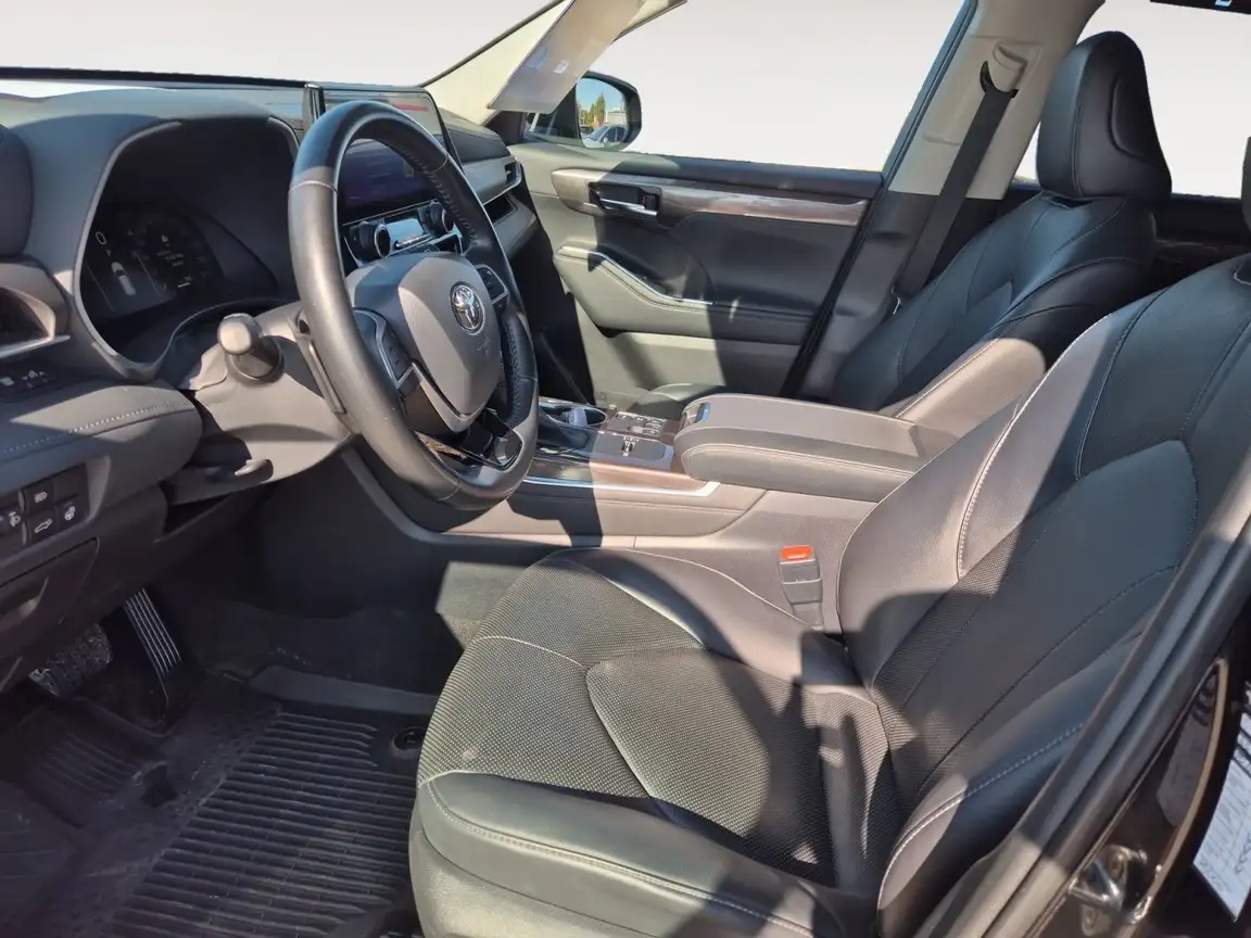 TOYOTA HIGHLANDER