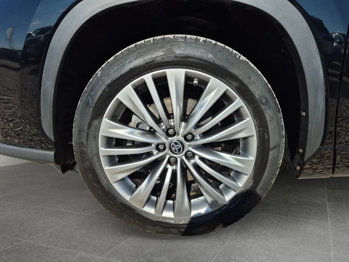TOYOTA HIGHLANDER