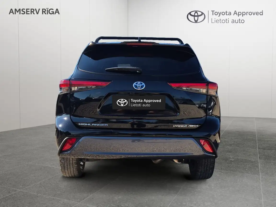 TOYOTA HIGHLANDER