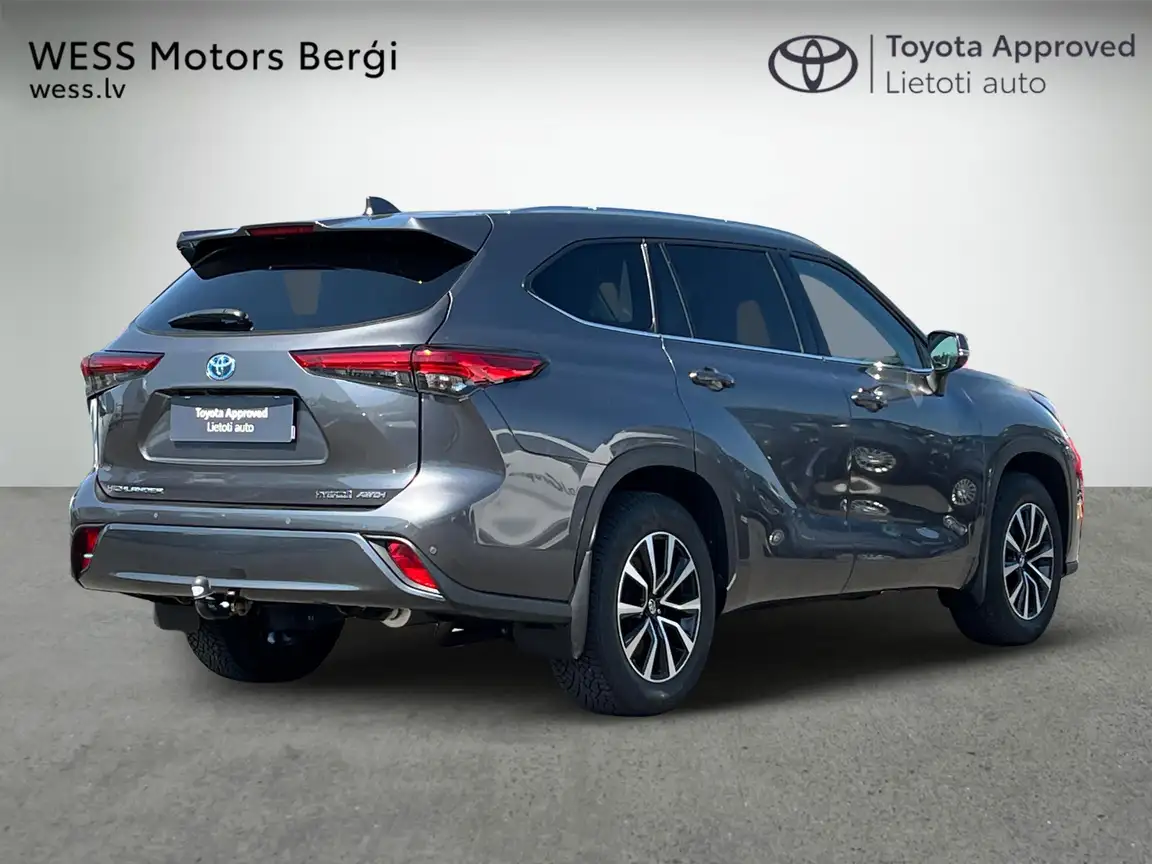 TOYOTA HIGHLANDER