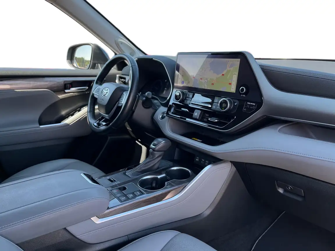 TOYOTA HIGHLANDER