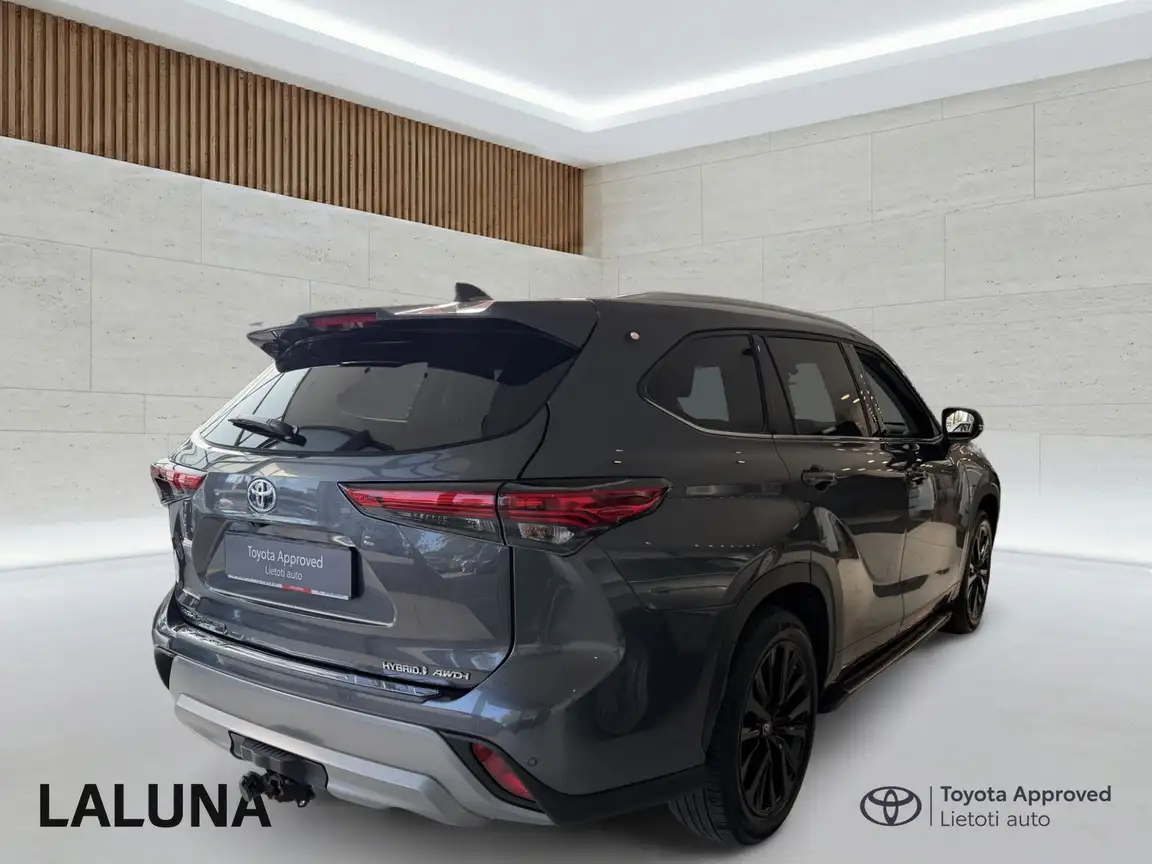 TOYOTA HIGHLANDER
