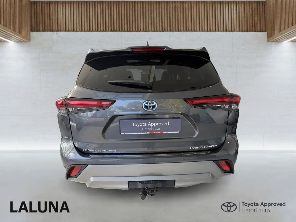 TOYOTA HIGHLANDER