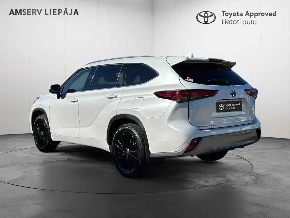 TOYOTA HIGHLANDER