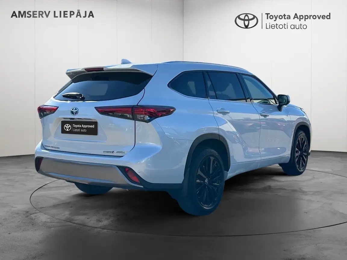 TOYOTA HIGHLANDER