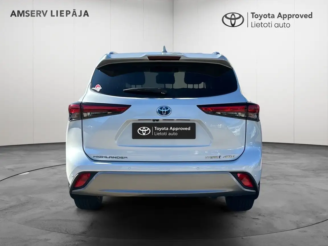 TOYOTA HIGHLANDER