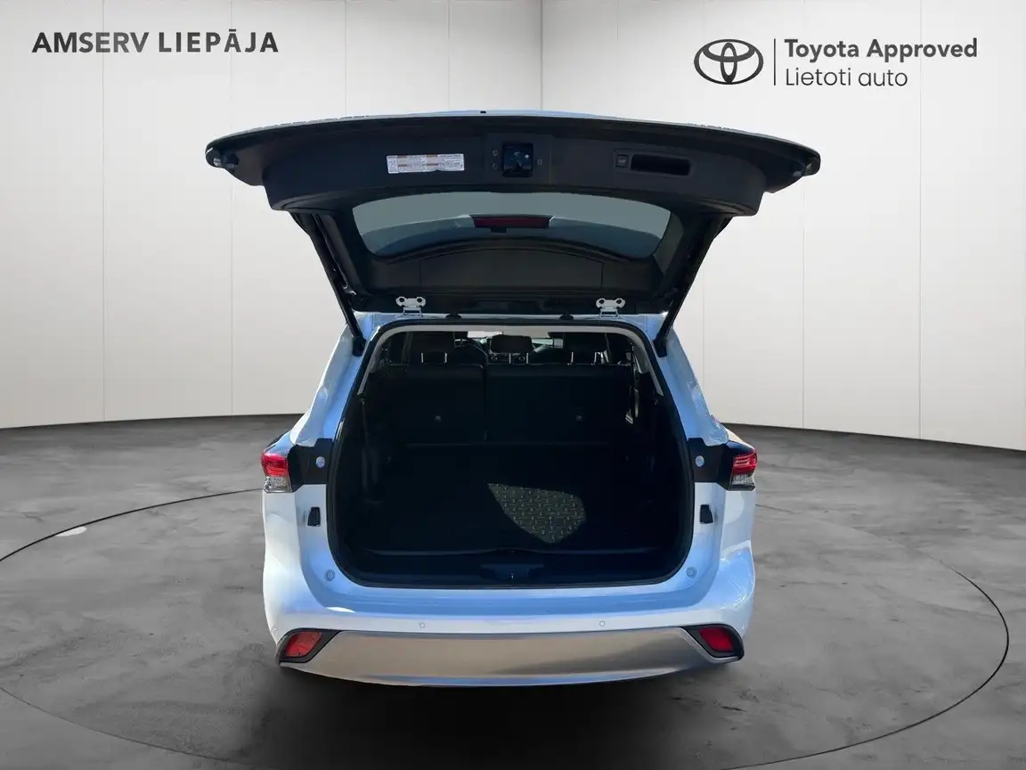 TOYOTA HIGHLANDER