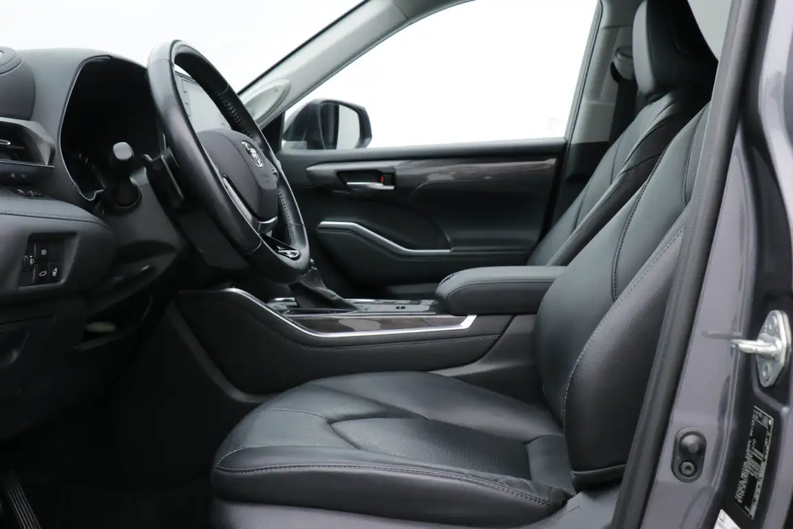 TOYOTA HIGHLANDER