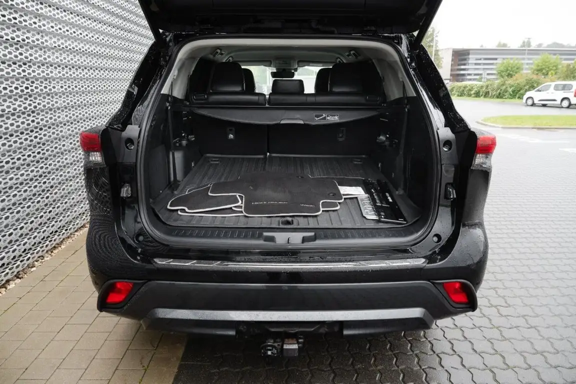 TOYOTA HIGHLANDER