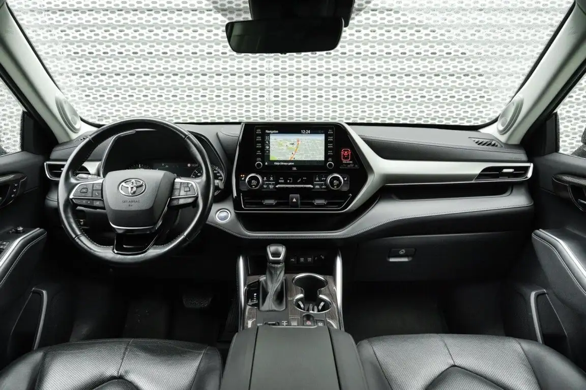 TOYOTA HIGHLANDER