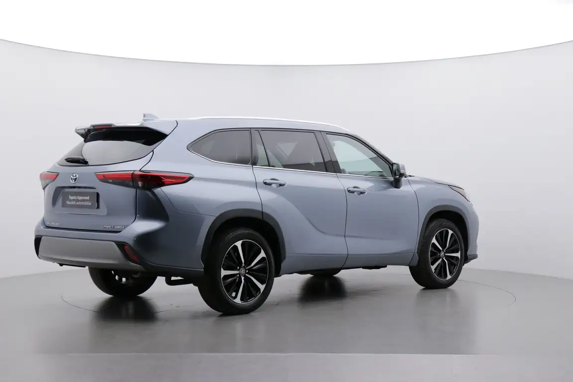 TOYOTA HIGHLANDER